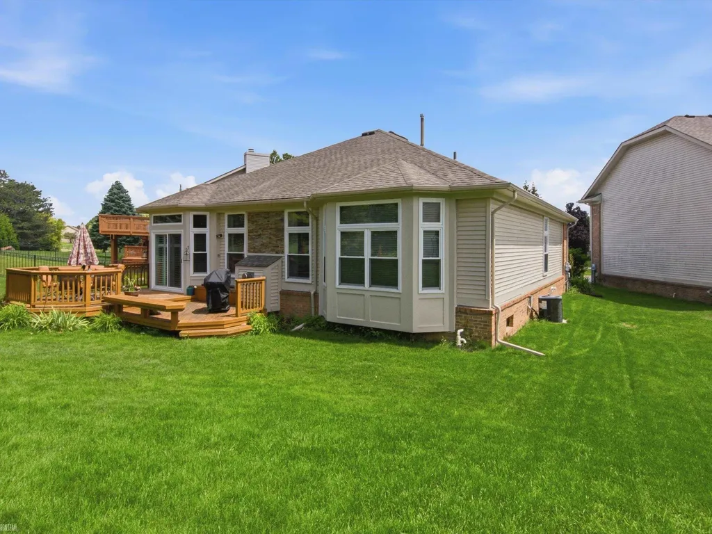 4652 Amberwood Court Oakland Charter Township MI 48306