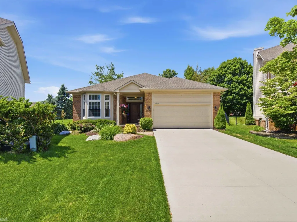 4652 Amberwood Court Oakland Charter Township MI 48306