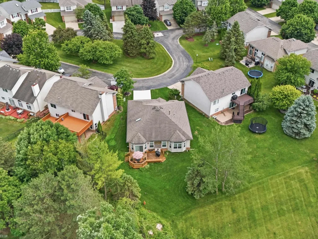 4652 Amberwood Court Oakland Charter Township MI 48306