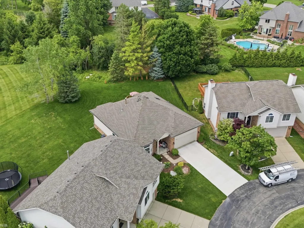 4652 Amberwood Court Oakland Charter Township MI 48306