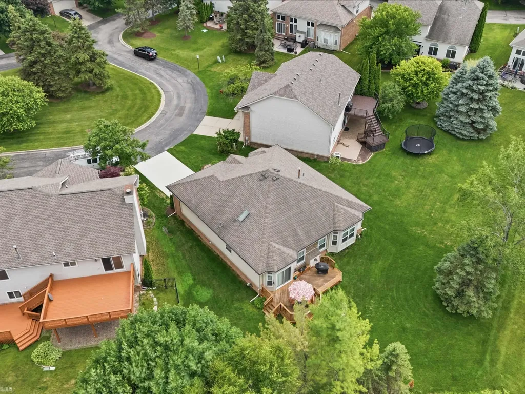 4652 Amberwood Court Oakland Charter Township MI 48306
