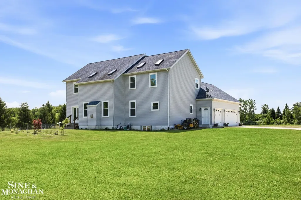 4426 Metcalf Road Burtchville Township MI 48059