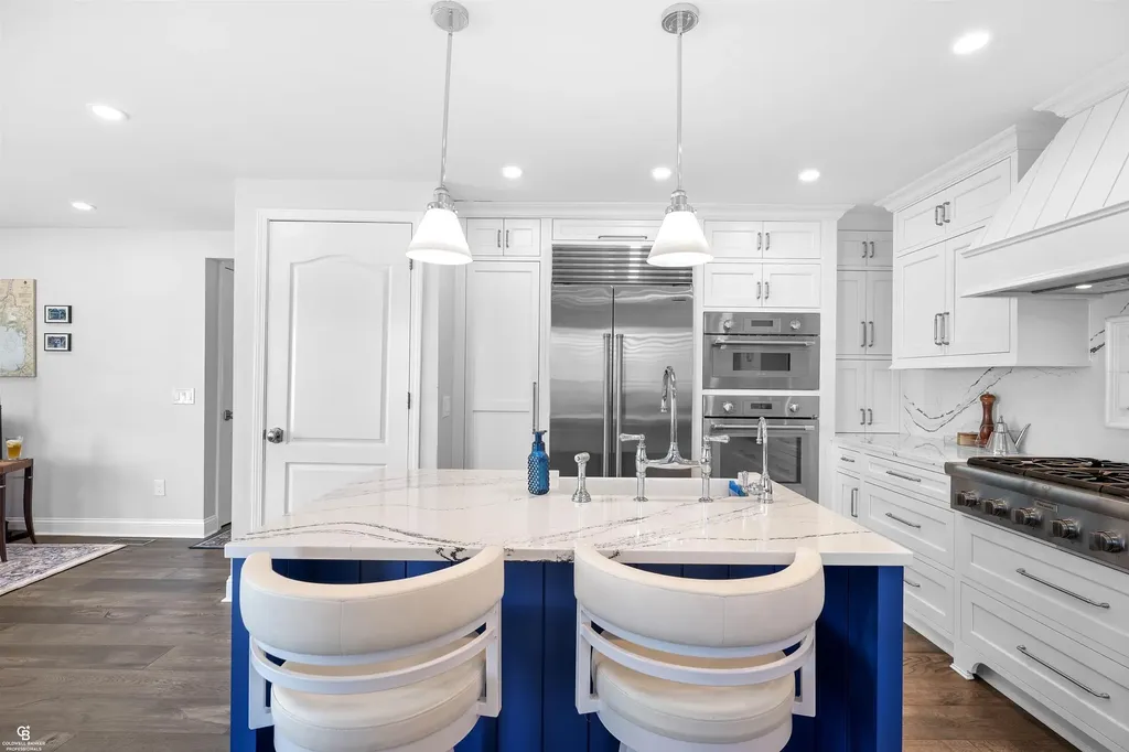 22640 Wildwood Street St. Clair Shores City MI 48081