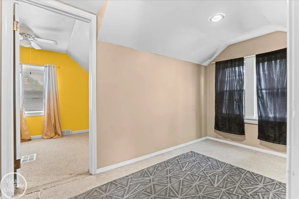3547 Alvina Avenue Warren City MI 48091