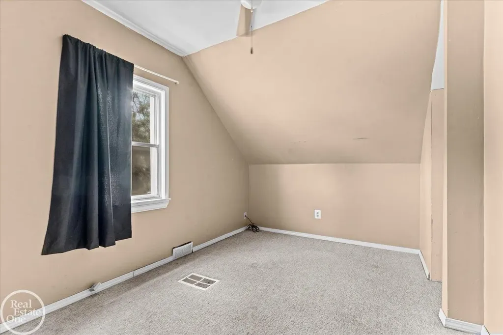 3547 Alvina Avenue Warren City MI 48091