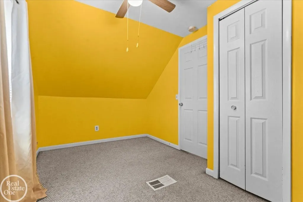 3547 Alvina Avenue Warren City MI 48091