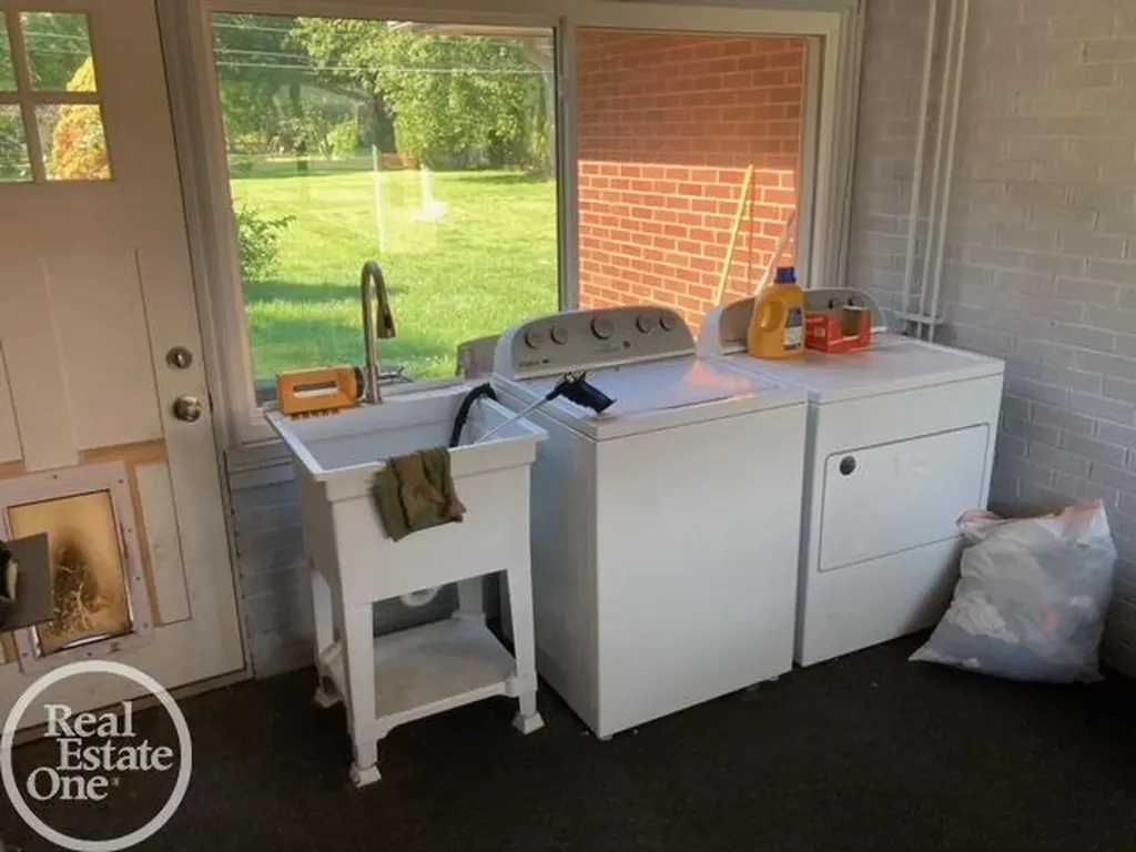 22990 S Nunneley Road Clinton Charter Township MI 48035