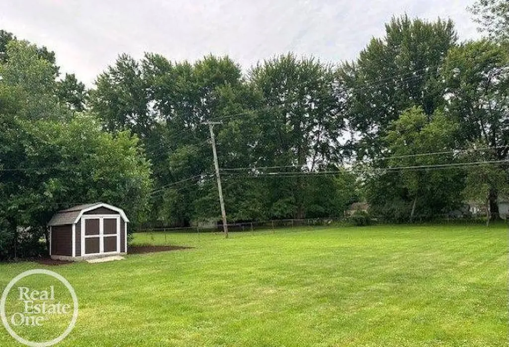 22990 S Nunneley Road Clinton Charter Township MI 48035