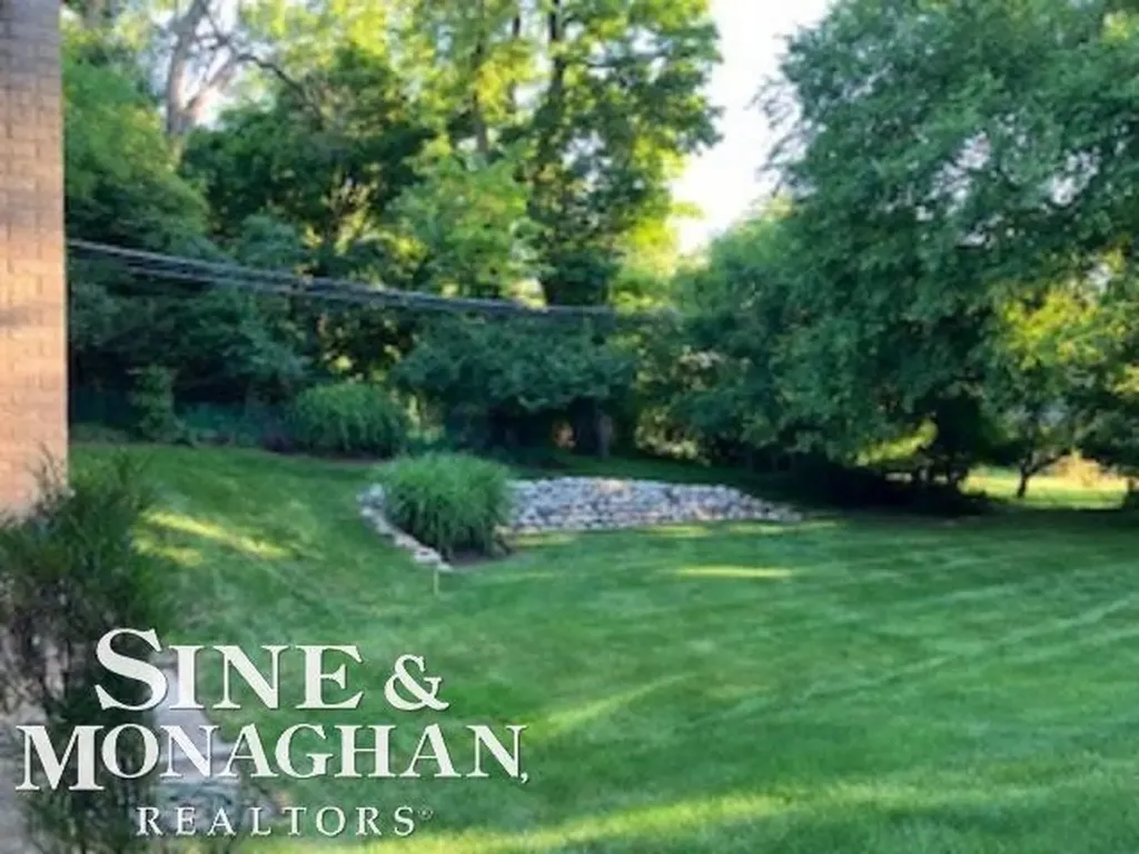 25963 Ridgewood Drive Farmington Hills City MI 48336