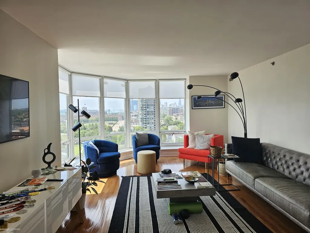 250 E Harbortown #1110 Drive Detroit City MI 48207