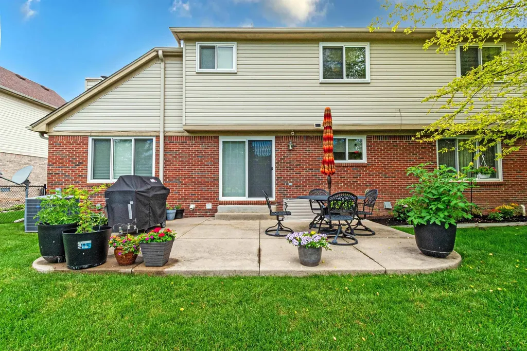 36086 St. Clair Drive New Baltimore City MI 48047