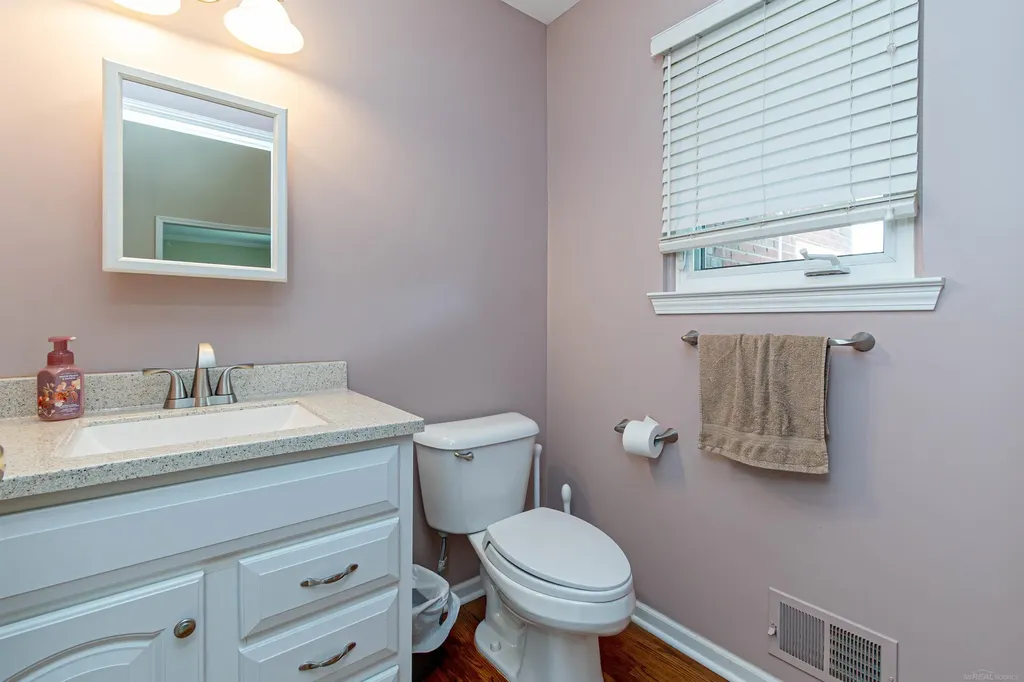 36086 St. Clair Drive New Baltimore City MI 48047