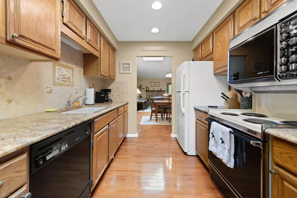 49431 Ferrisburg Court Shelby Charter Township MI 48315