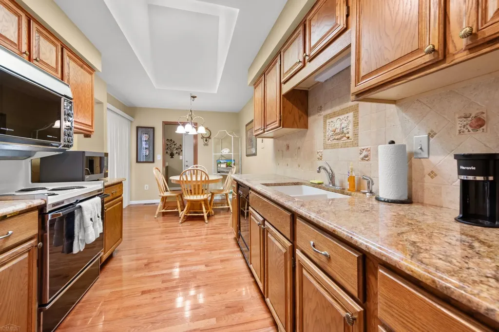 49431 Ferrisburg Court Shelby Charter Township MI 48315