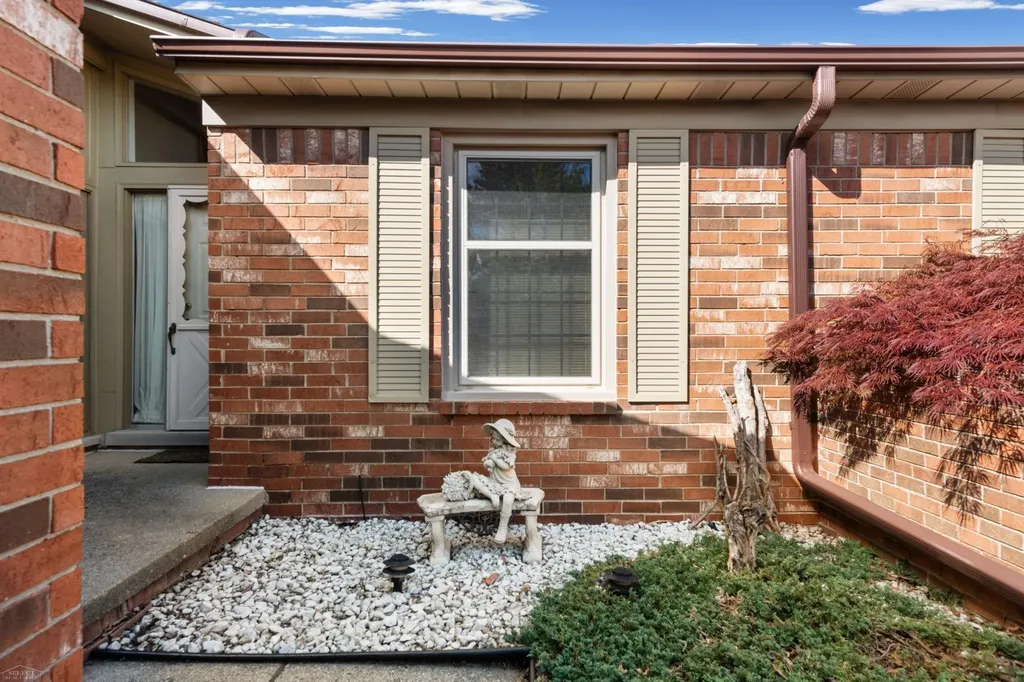 49431 Ferrisburg Court Shelby Charter Township MI 48315