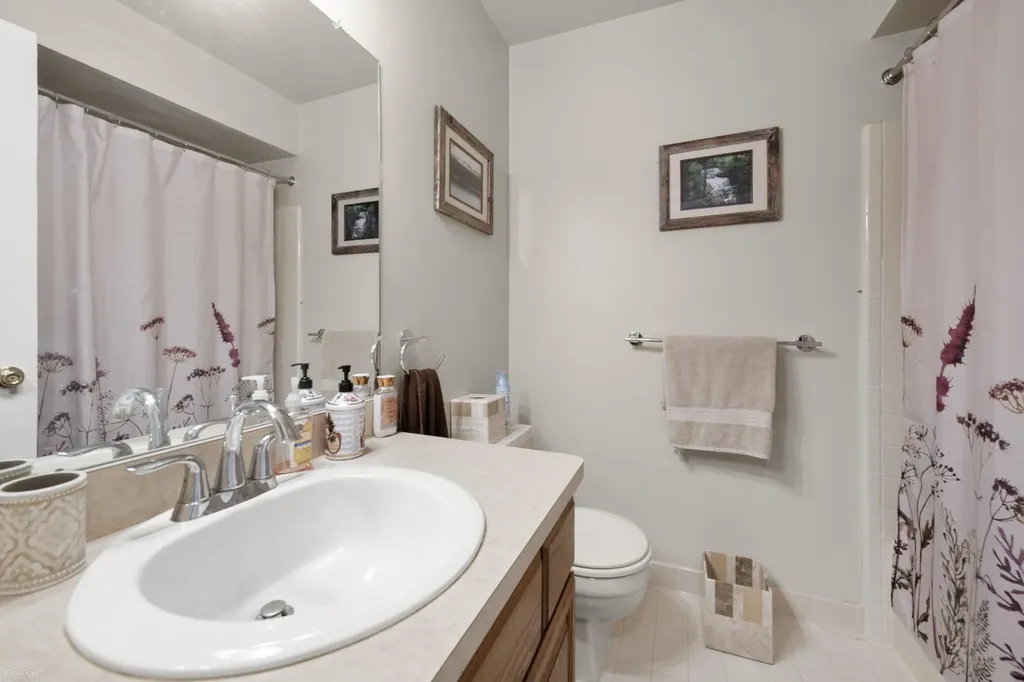 49431 Ferrisburg Court Shelby Charter Township MI 48315