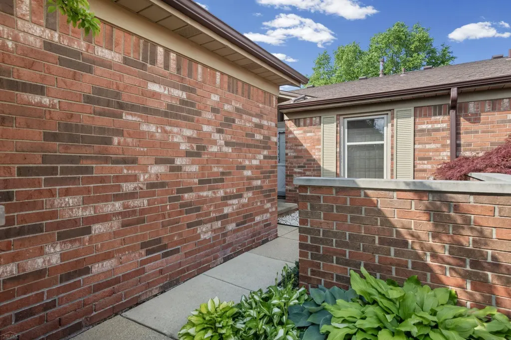 49431 Ferrisburg Court Shelby Charter Township MI 48315