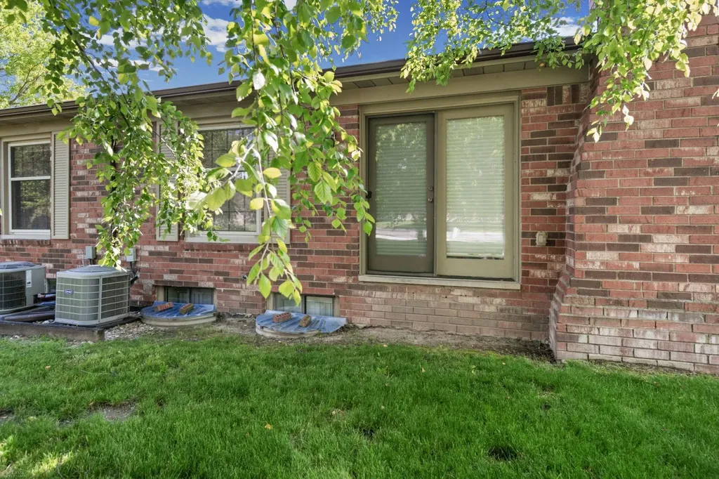 49431 Ferrisburg Court Shelby Charter Township MI 48315
