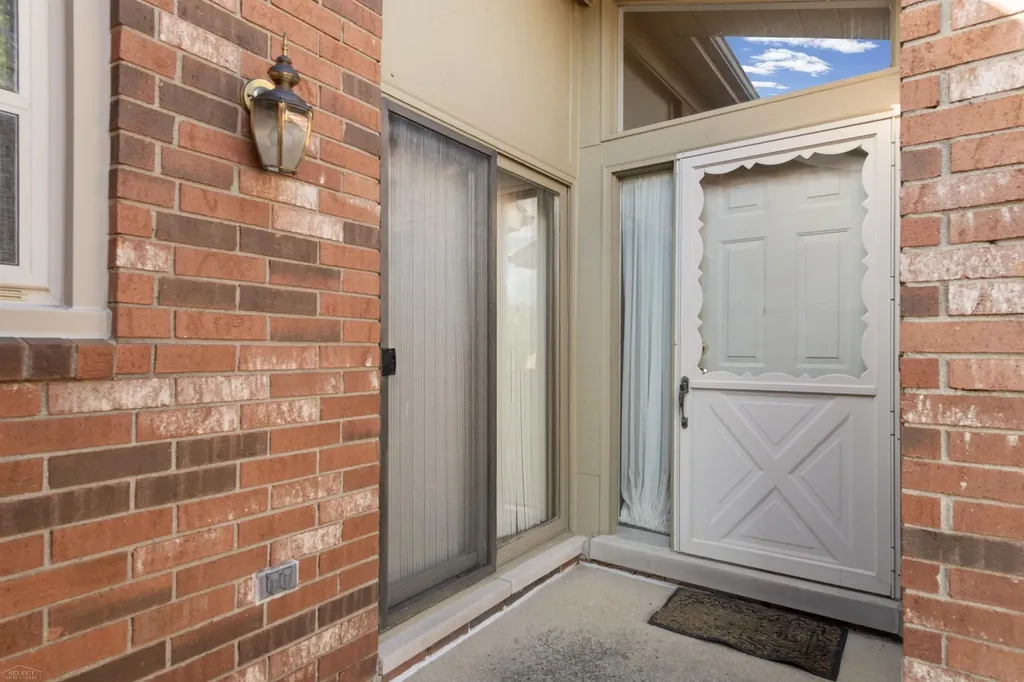 49431 Ferrisburg Court Shelby Charter Township MI 48315