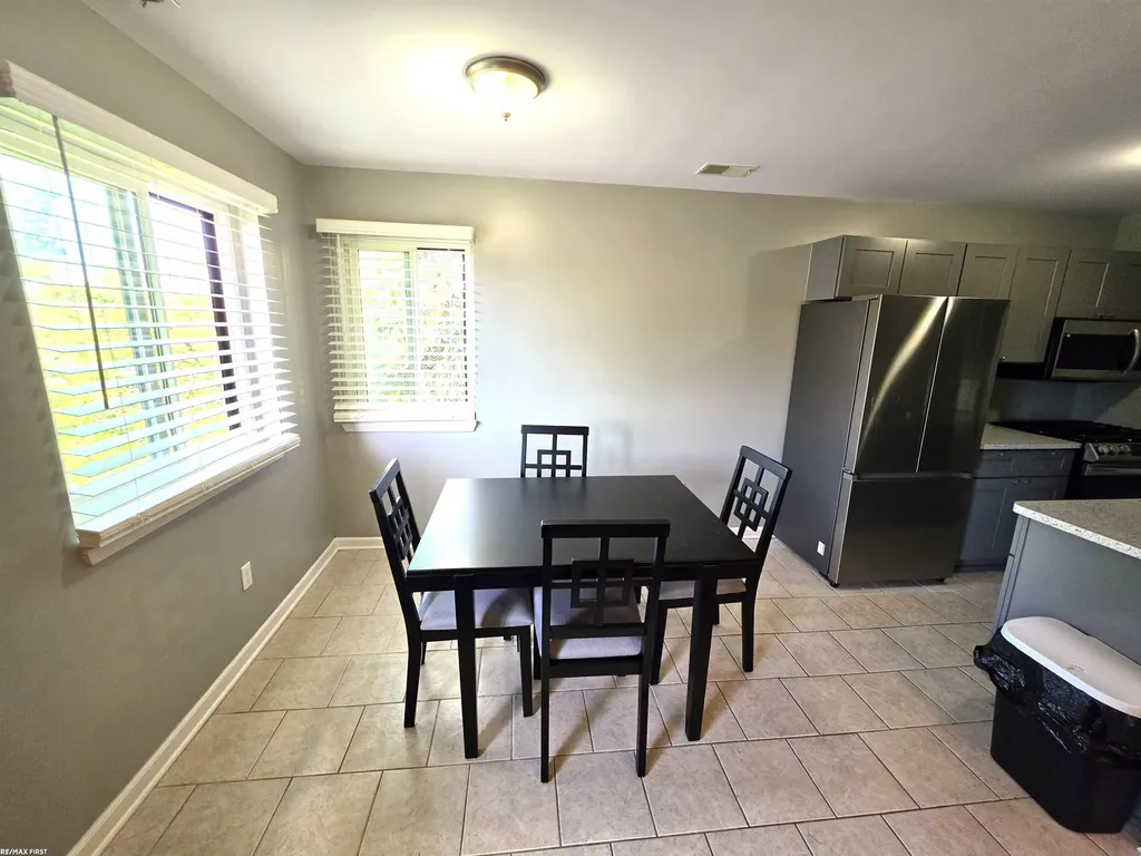 17438 Utica Oaks Lane Roseville City MI 48066