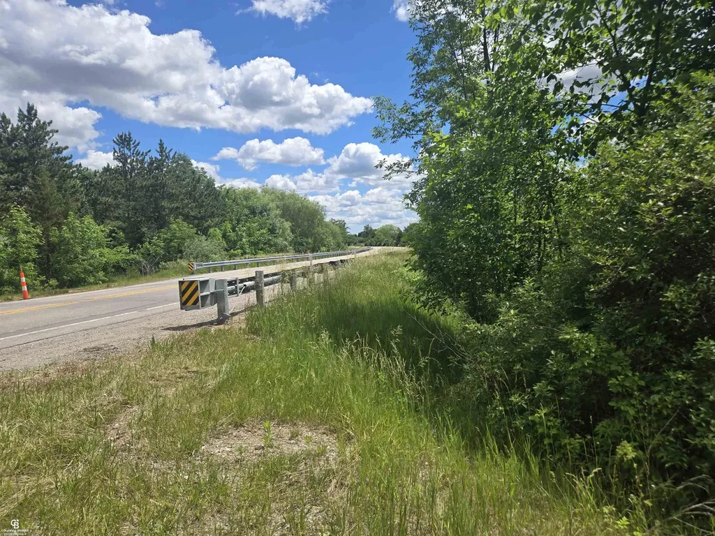 5767 Emmett Vl Road Kenockee Township MI 48022
