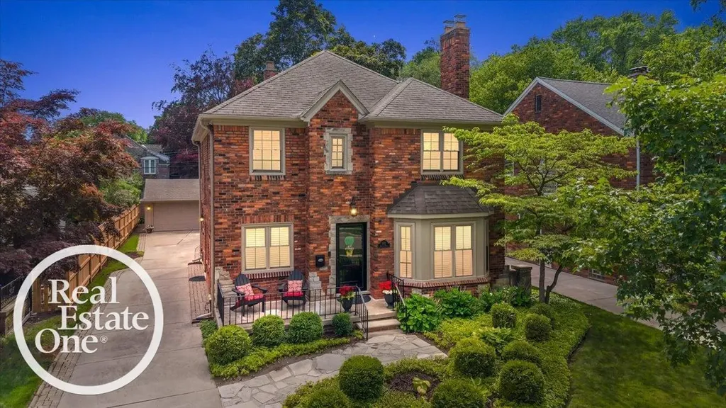 305 Moran Road Grosse Pointe Farms City MI 48236