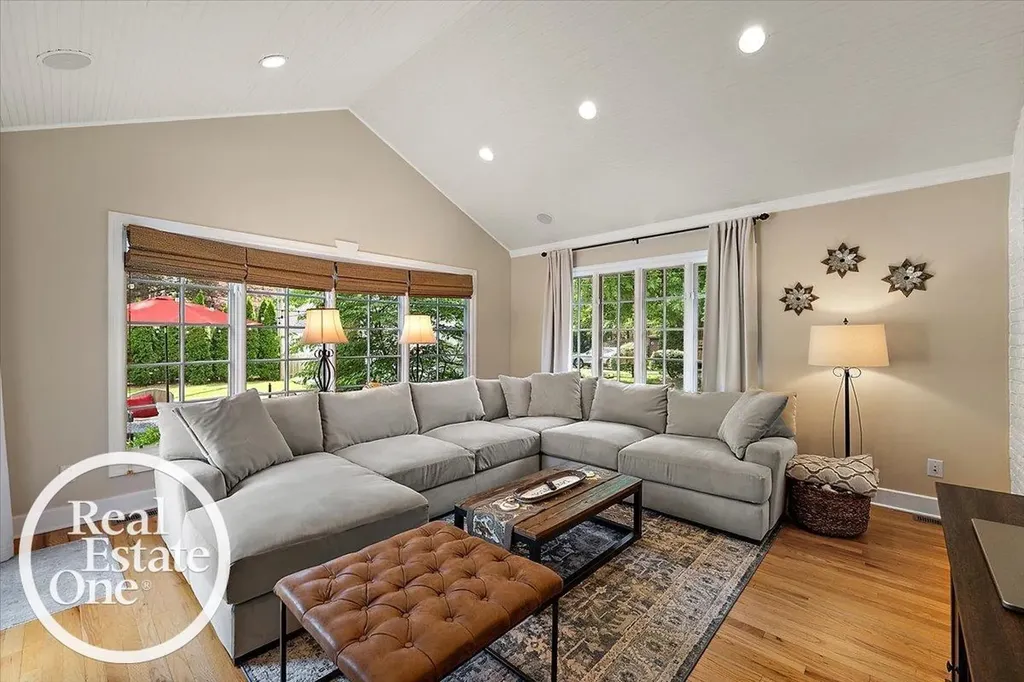 305 Moran Road Grosse Pointe Farms City MI 48236