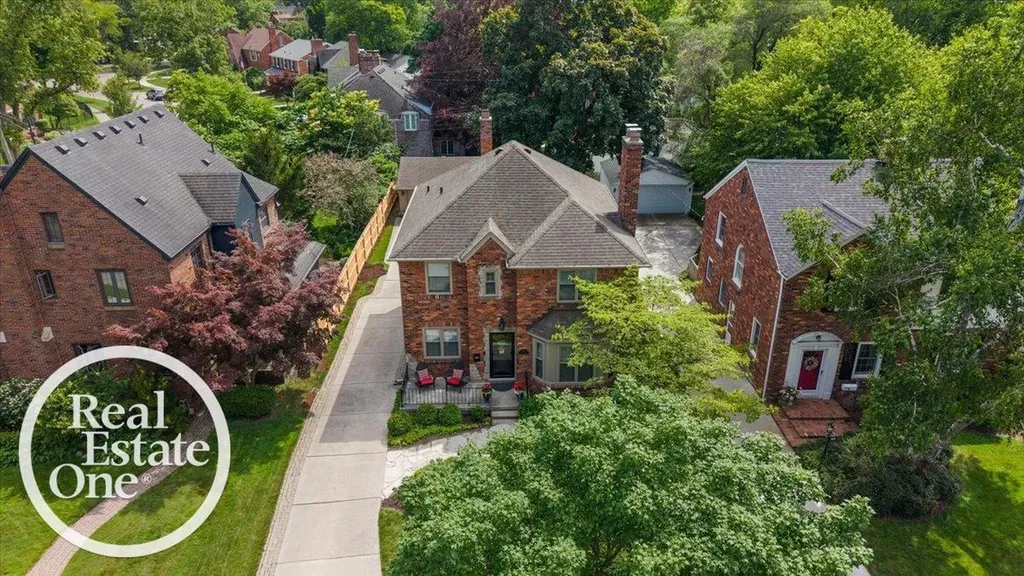 305 Moran Road Grosse Pointe Farms City MI 48236