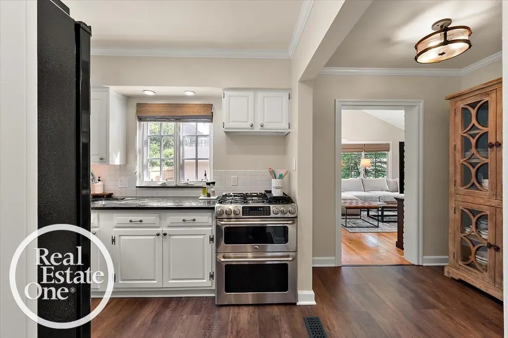 305 Moran Road Grosse Pointe Farms City MI 48236
