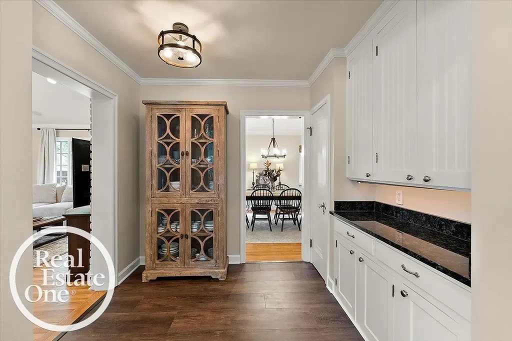 305 Moran Road Grosse Pointe Farms City MI 48236
