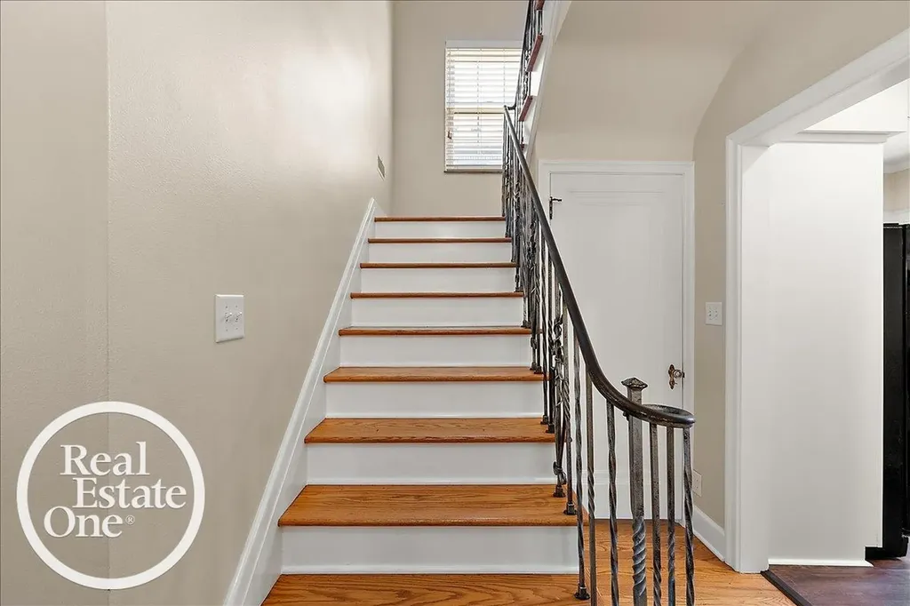 305 Moran Road Grosse Pointe Farms City MI 48236