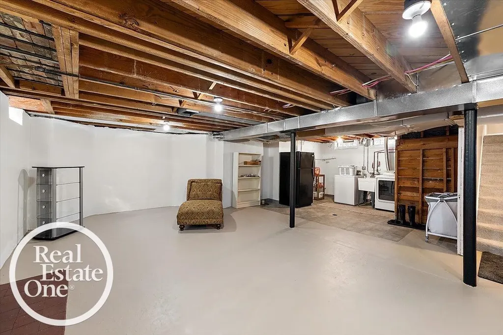 305 Moran Road Grosse Pointe Farms City MI 48236