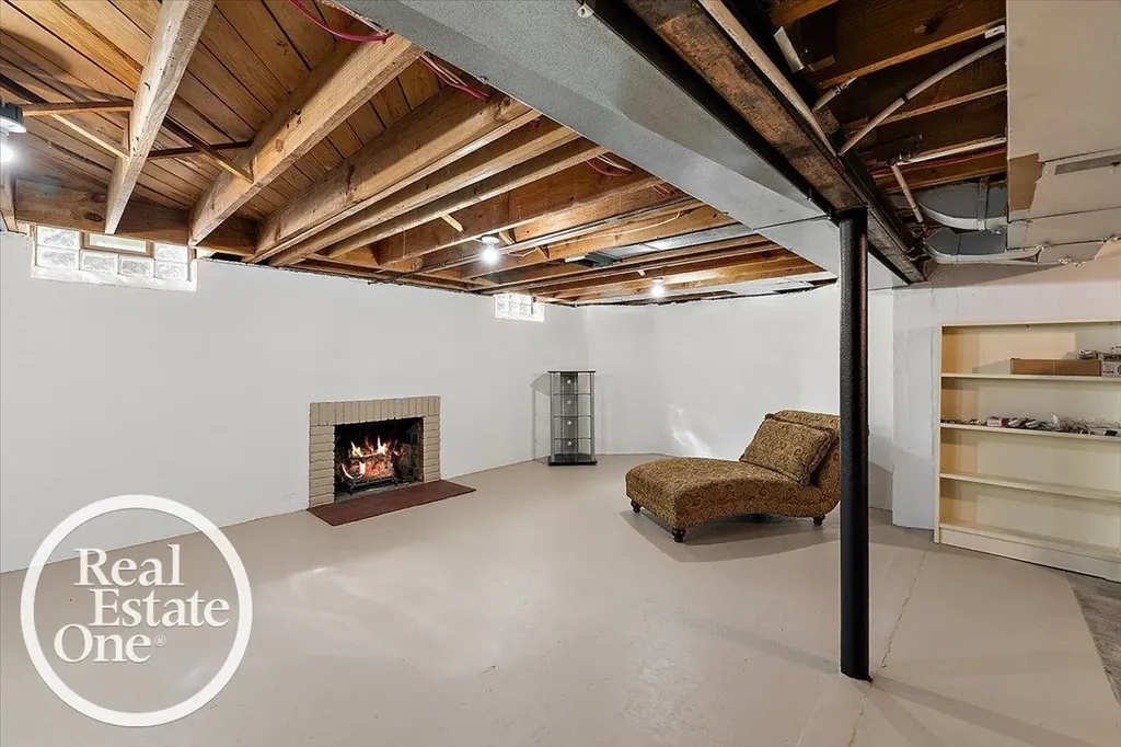 305 Moran Road Grosse Pointe Farms City MI 48236