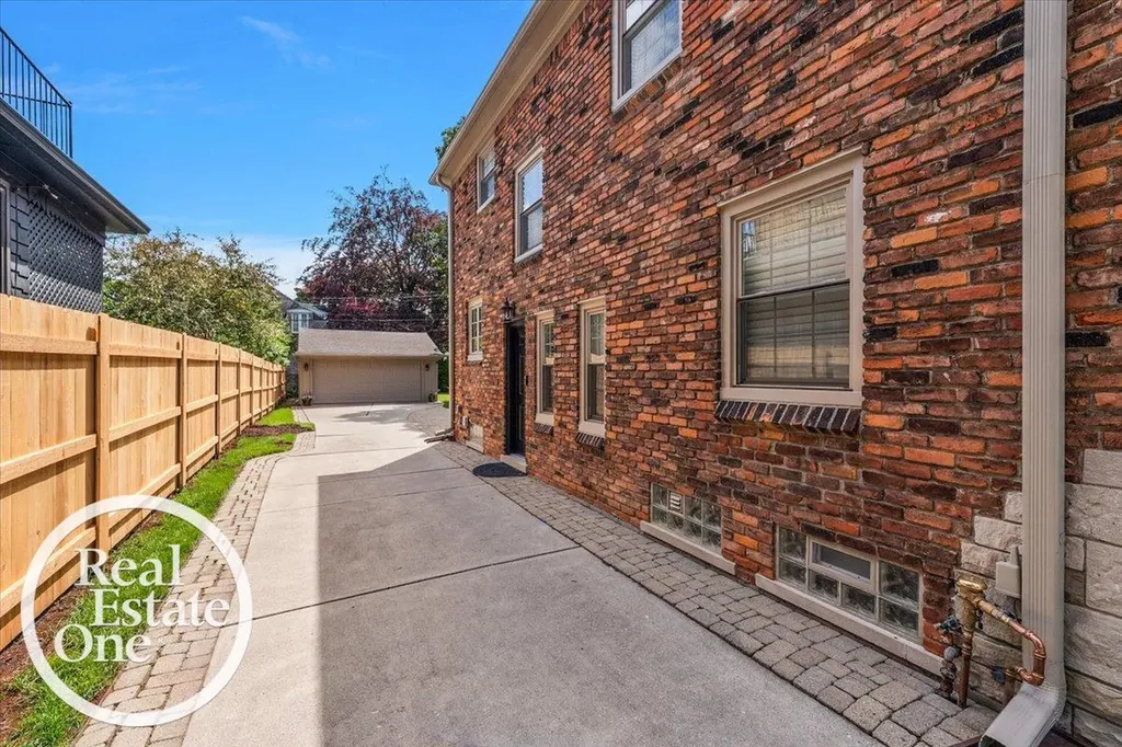 305 Moran Road Grosse Pointe Farms City MI 48236