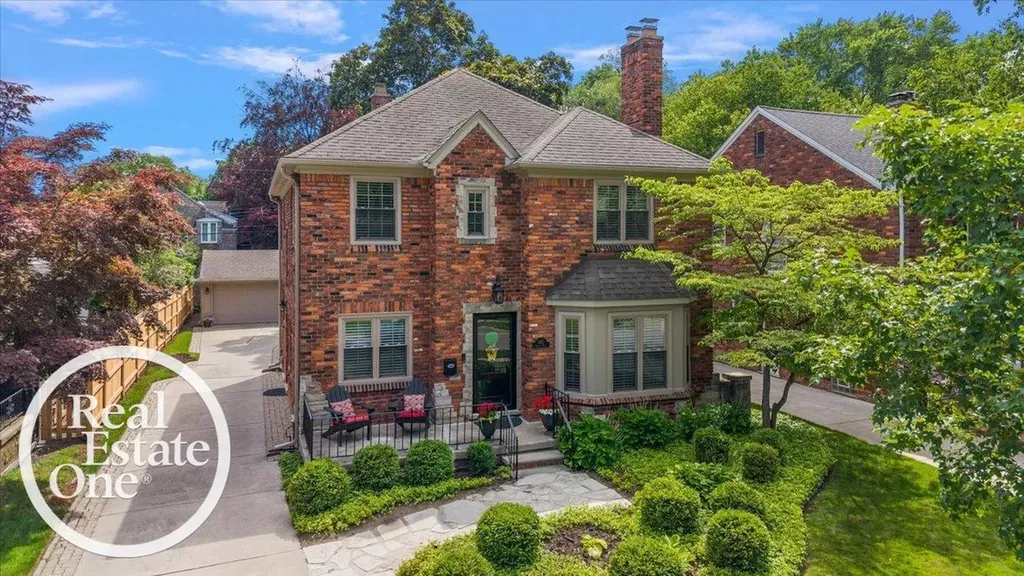 305 Moran Road Grosse Pointe Farms City MI 48236