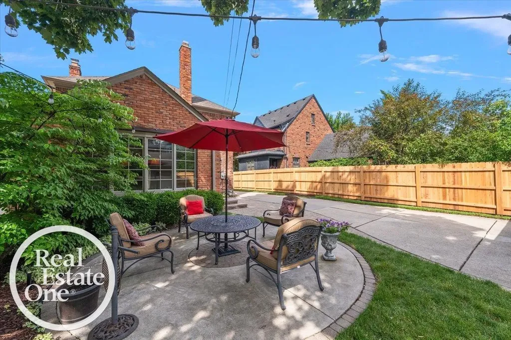 305 Moran Road Grosse Pointe Farms City MI 48236