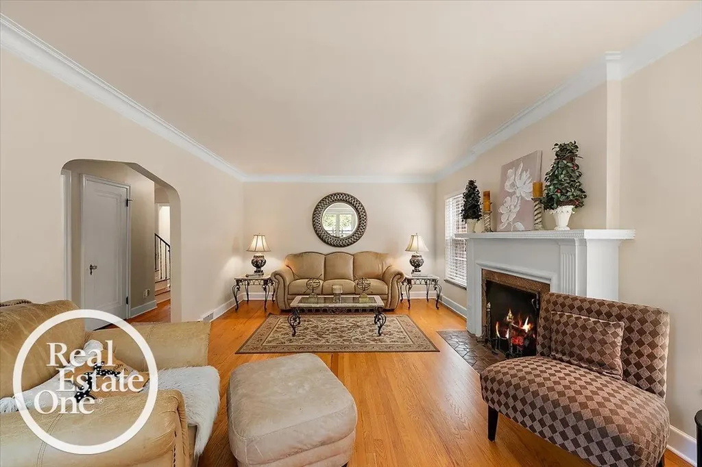 305 Moran Road Grosse Pointe Farms City MI 48236