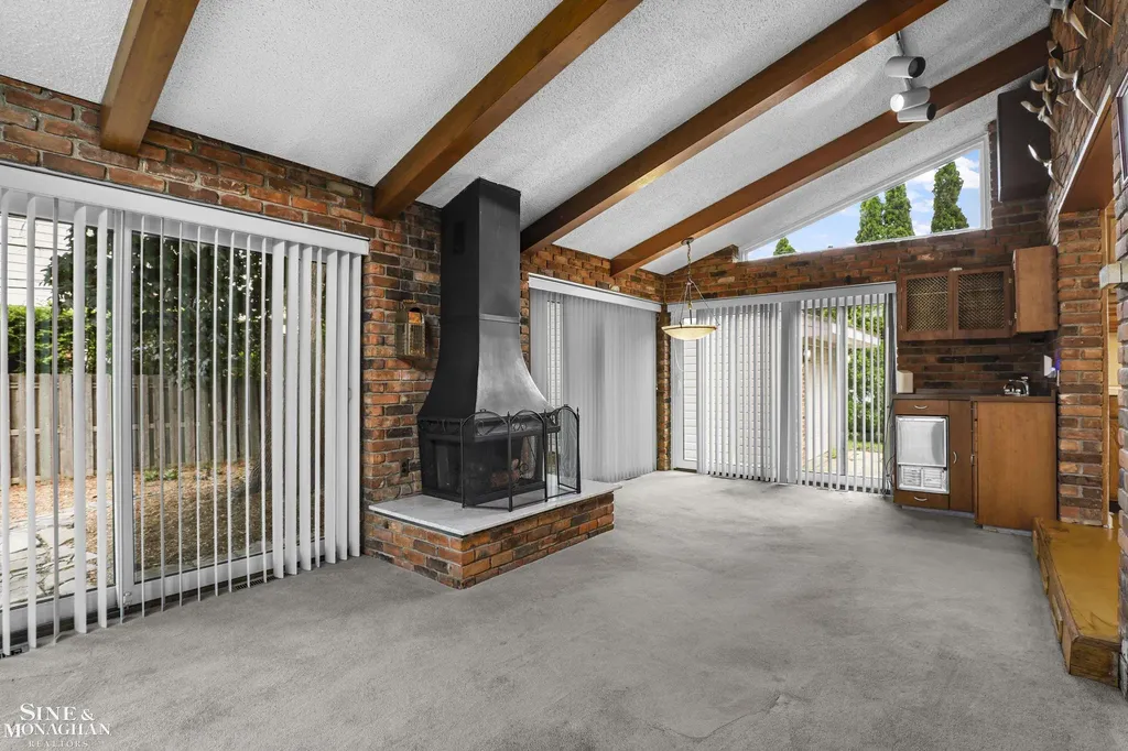 20631 Wedgewood Drive Grosse Pointe Woods City MI 48236