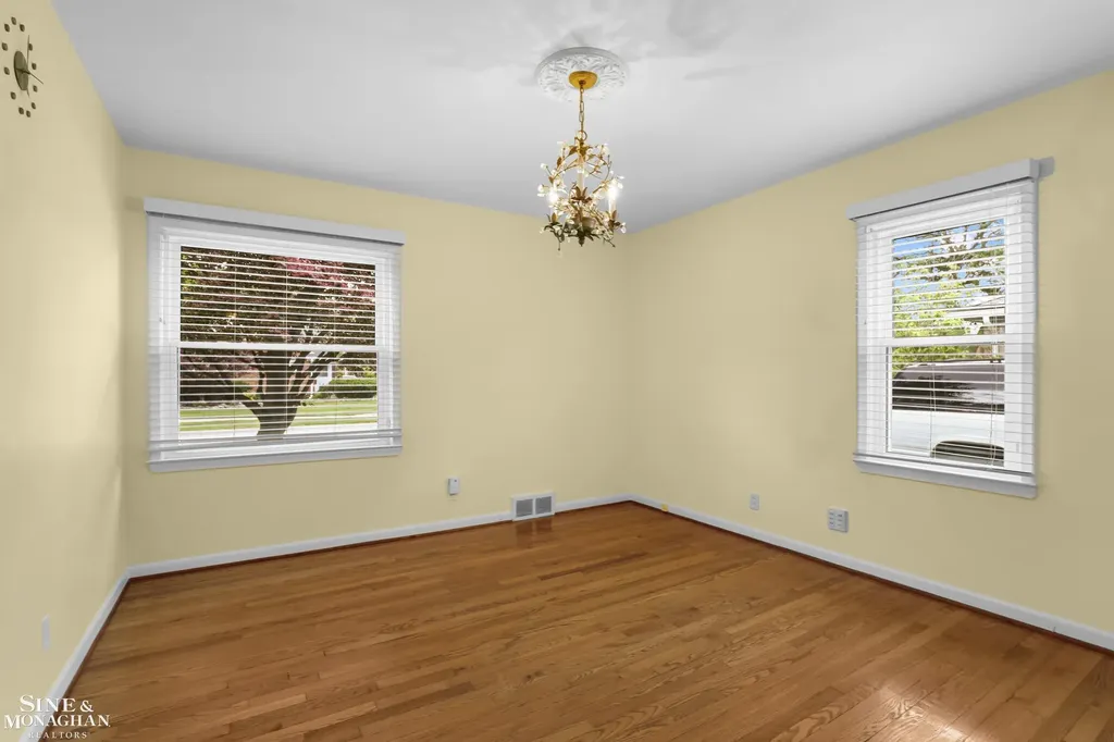 20631 Wedgewood Drive Grosse Pointe Woods City MI 48236