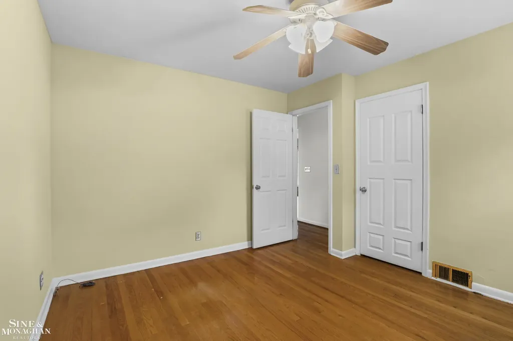 20631 Wedgewood Drive Grosse Pointe Woods City MI 48236