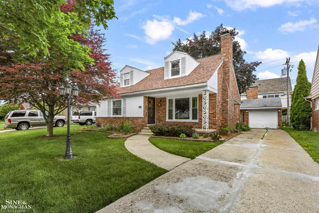 20631 Wedgewood Drive Grosse Pointe Woods City MI 48236