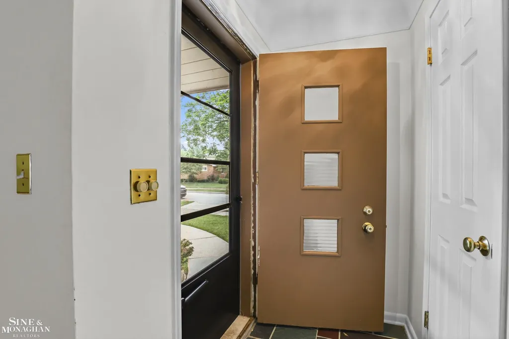 20631 Wedgewood Drive Grosse Pointe Woods City MI 48236