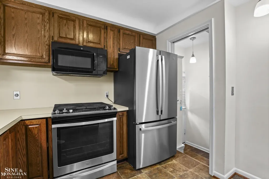20631 Wedgewood Drive Grosse Pointe Woods City MI 48236