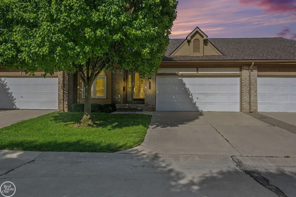 35914 Fierimonte Drive Clinton Charter Township MI 48035