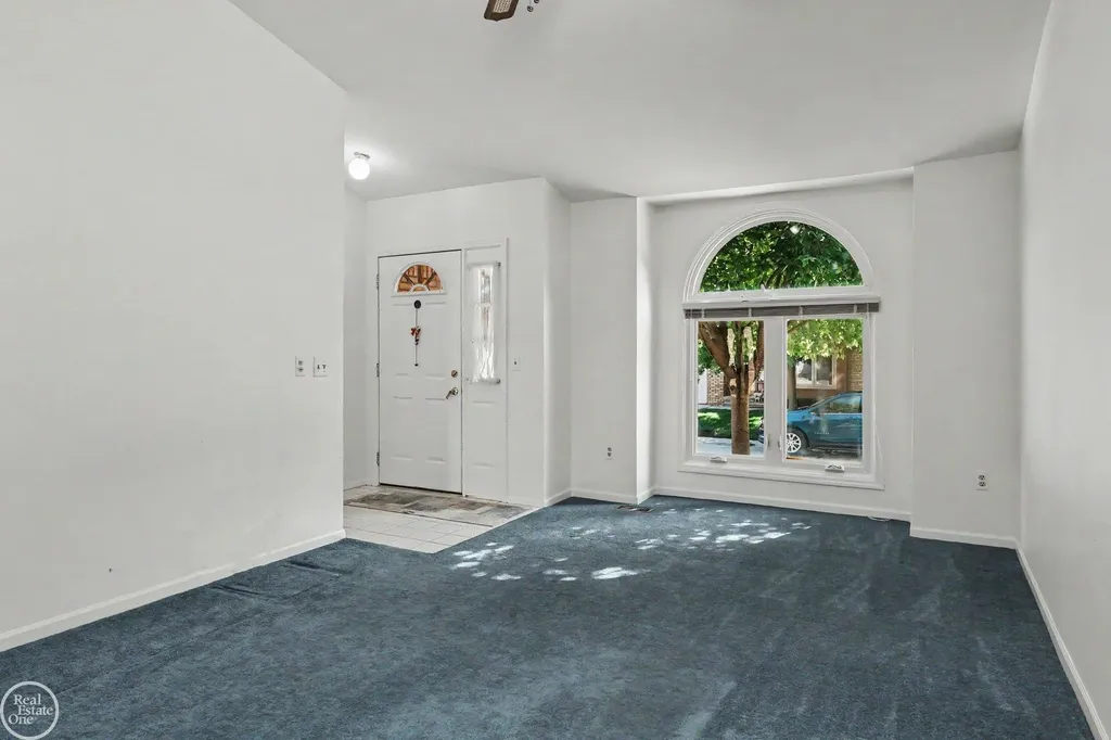 35914 Fierimonte Drive Clinton Charter Township MI 48035