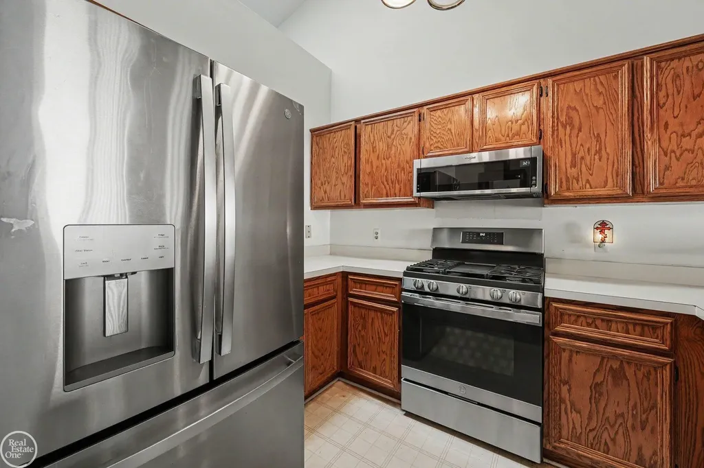 35914 Fierimonte Drive Clinton Charter Township MI 48035