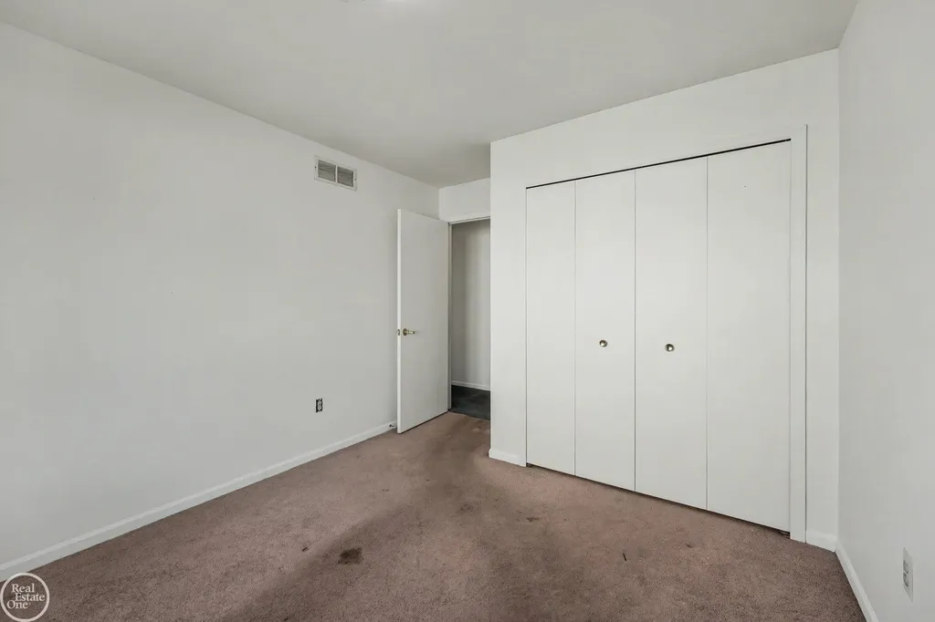 35914 Fierimonte Drive Clinton Charter Township MI 48035