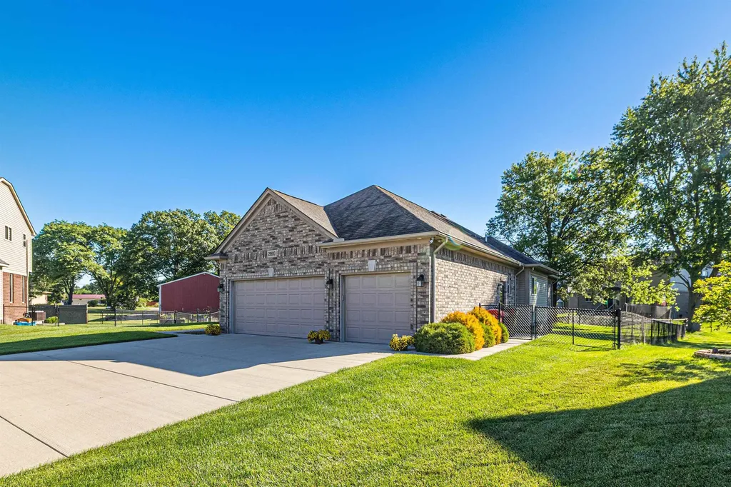 29693 Lockwood Court Chesterfield Township MI 48051
