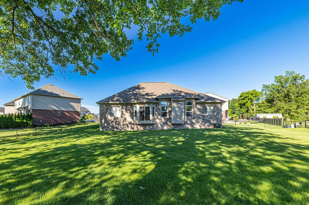 29693 Lockwood Court Chesterfield Township MI 48051
