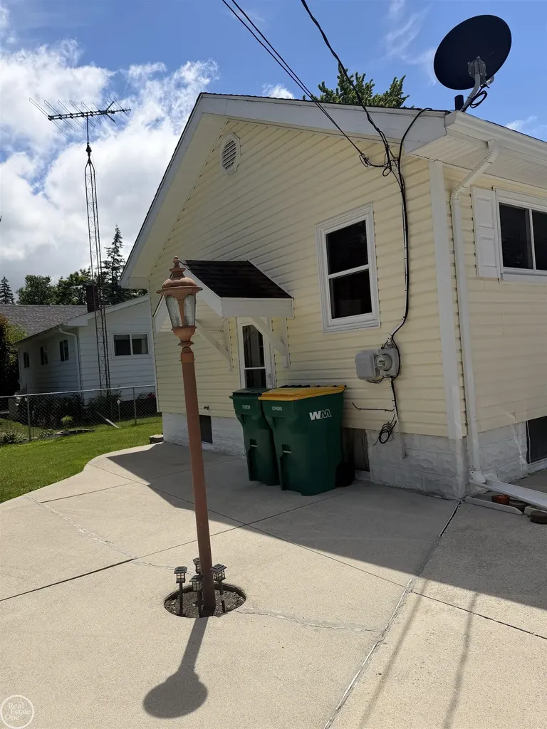 804 Waterloo Street St. Clair City MI 48079